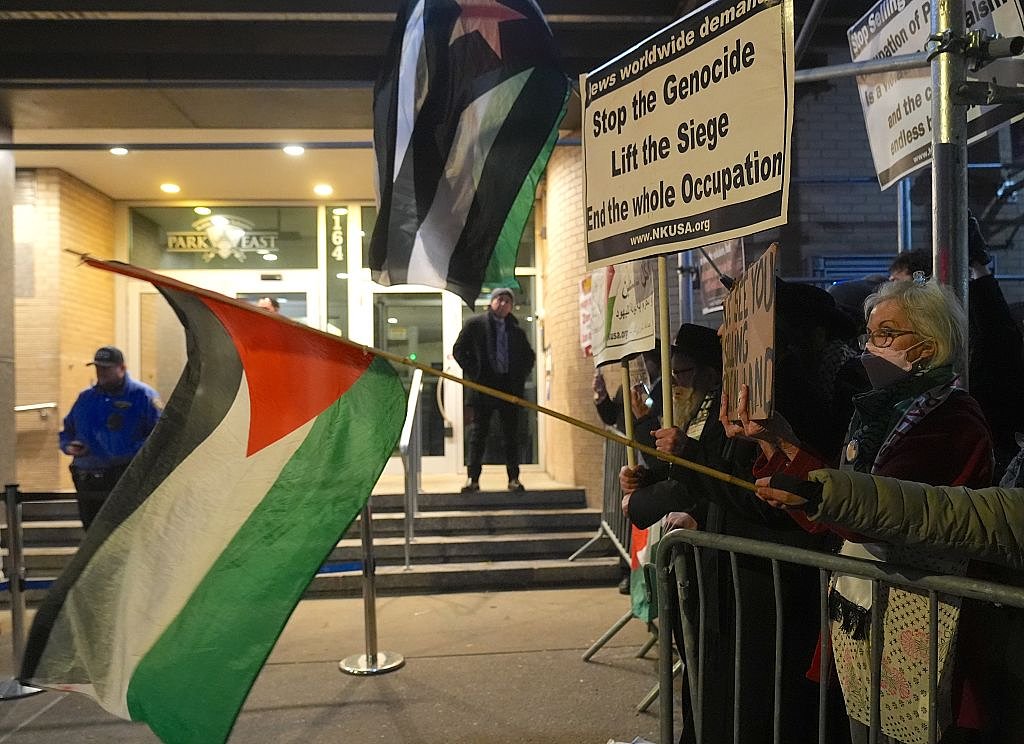 ‘Buffer zone’ bill to protect houses of worship sets up NYC clash