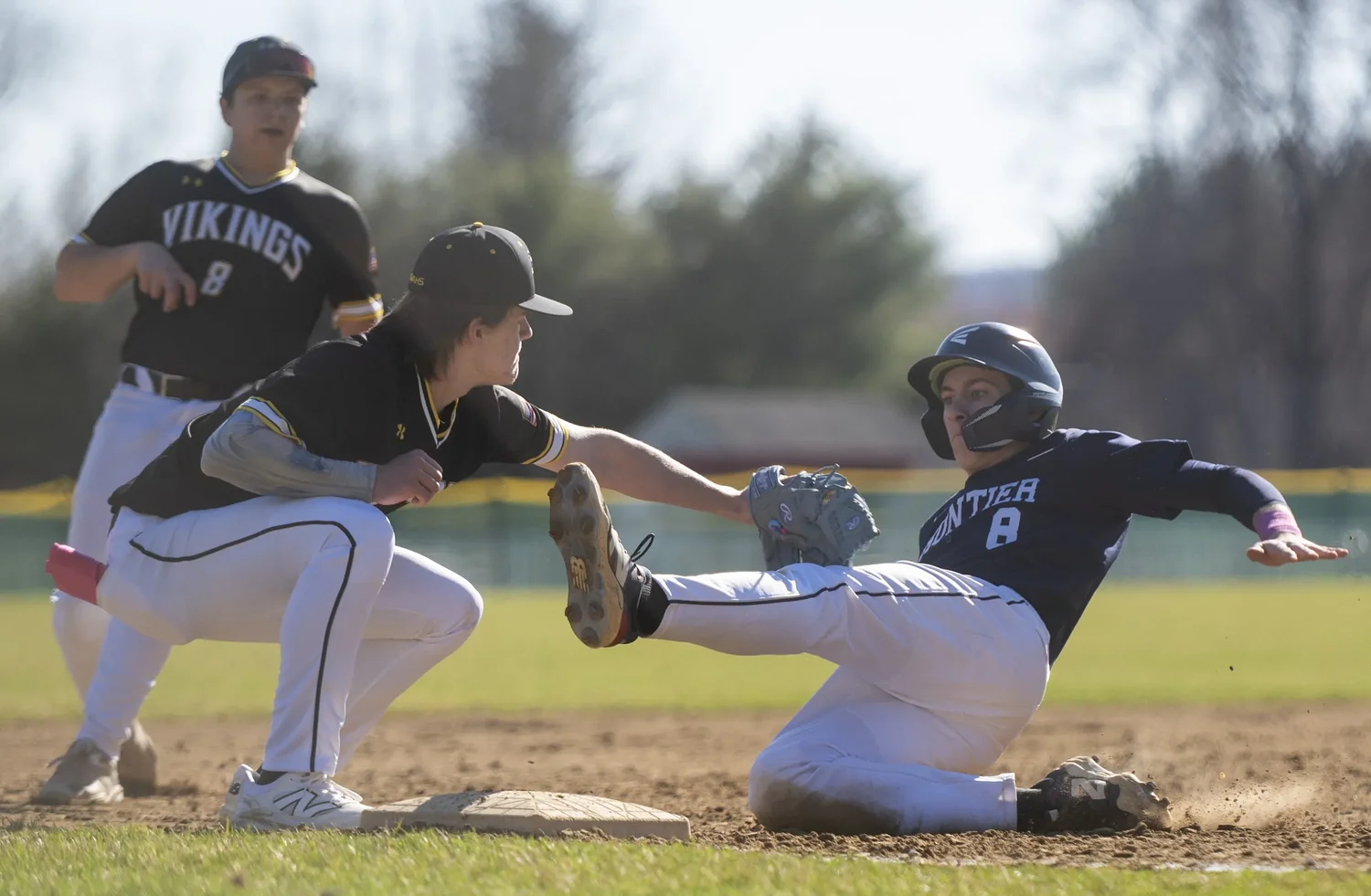 H.S. Roundup: Frontier baseball smothers Smith Voc in non-league clash