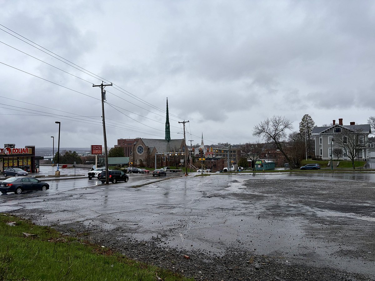 Credit union will build new branch on empty Bangor lot
