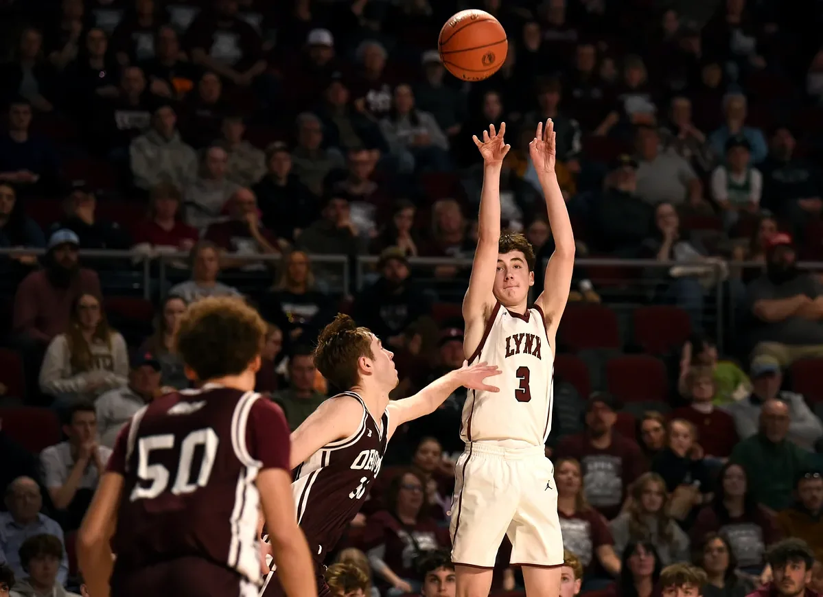 These sharpshooters from northern Maine just set a new basketball tournament record 