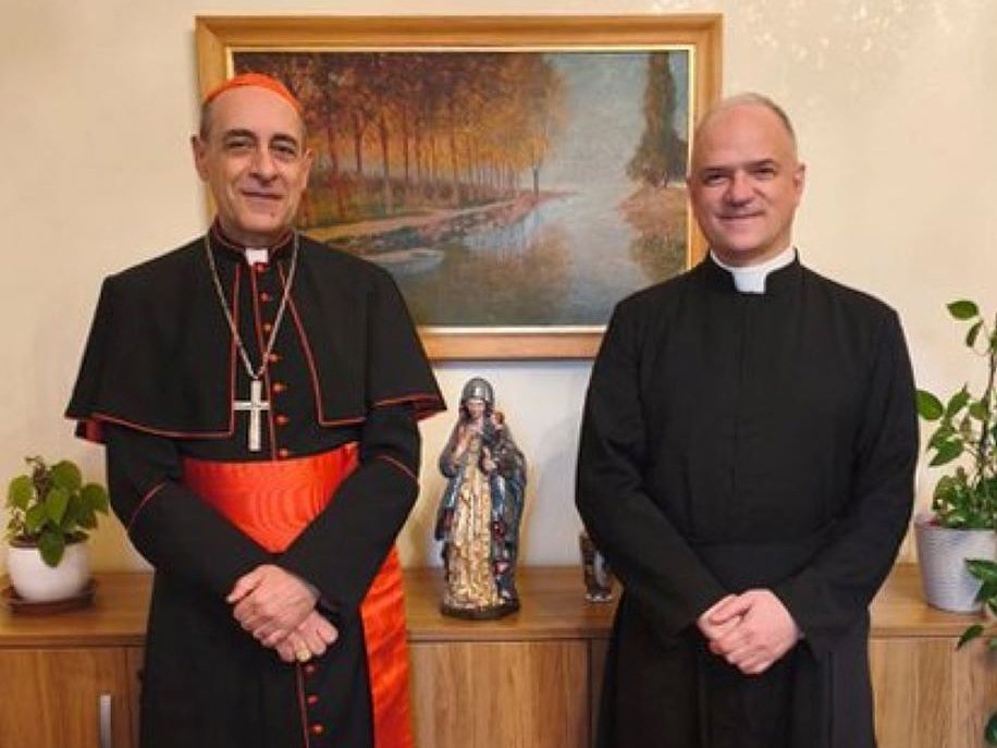 Breakaway Catholic group rejects Vatican talks, indicating collision course for pope