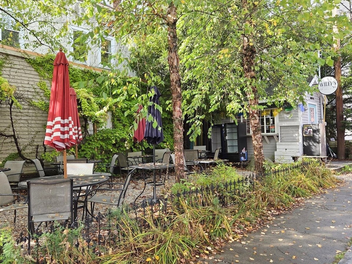 Downtown Rockland takeout food stand sold to new owner