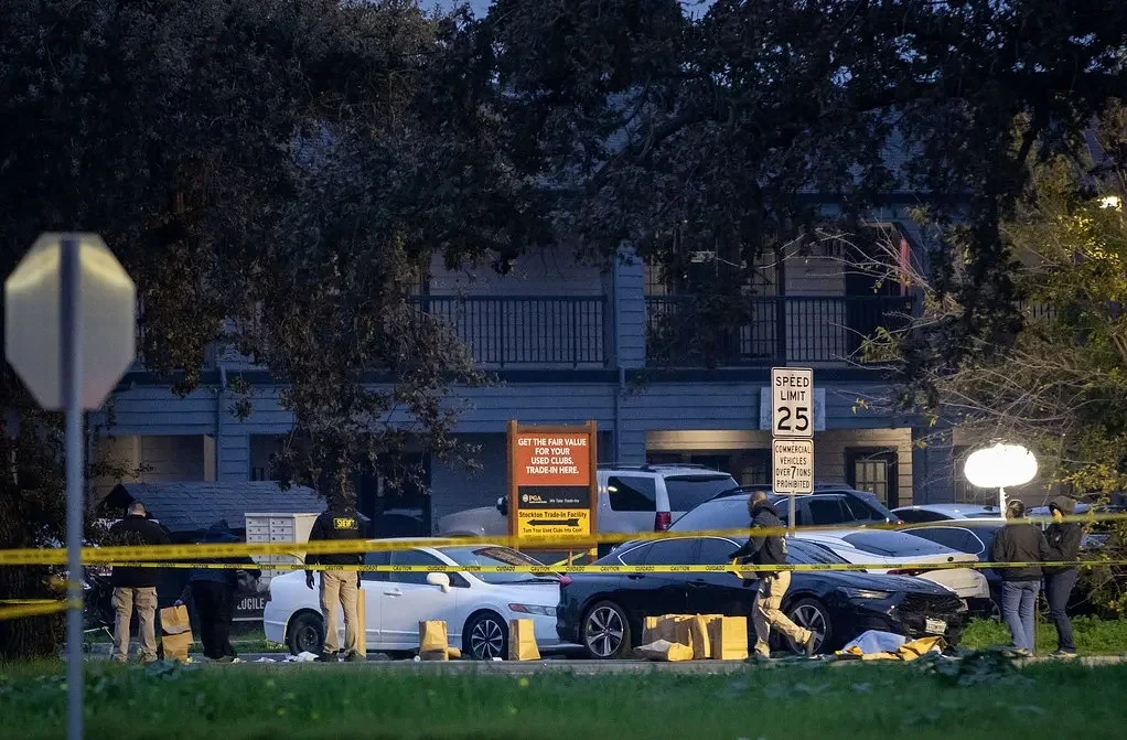 Police search for shooter after 4 are killed, 3 of them children, in California