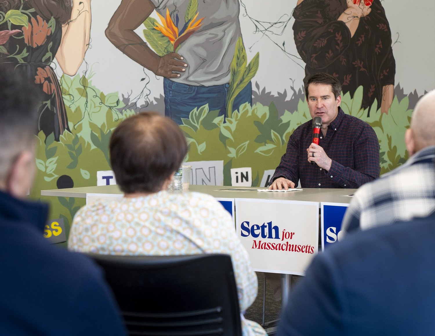 Moulton pitches new leadership, policy shifts in swing through region