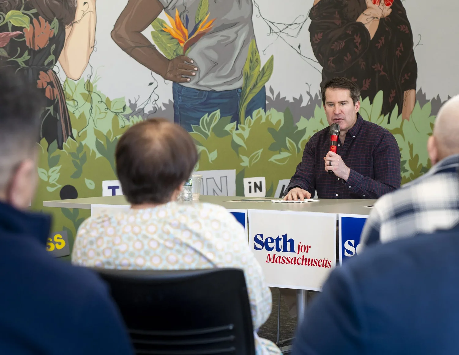 Moulton pitches new leadership, policy shifts in swing through region