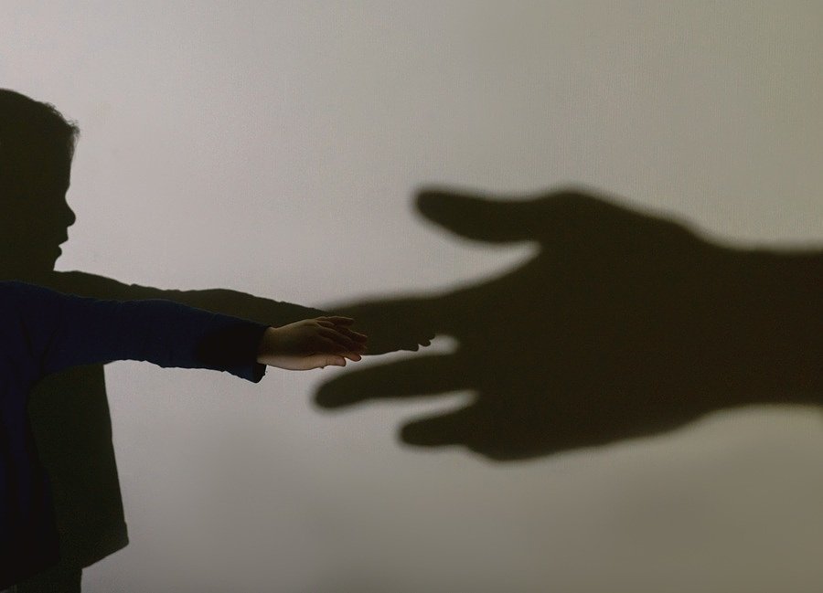 Family law revision ignites debate over 50–50 parenting, court intervention and judicial discretion