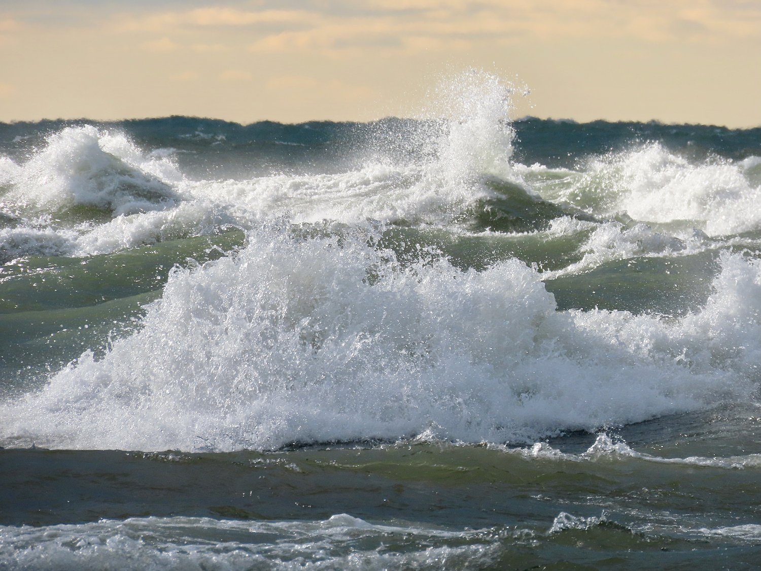 Missing kayaker found dead in Lake Michigan