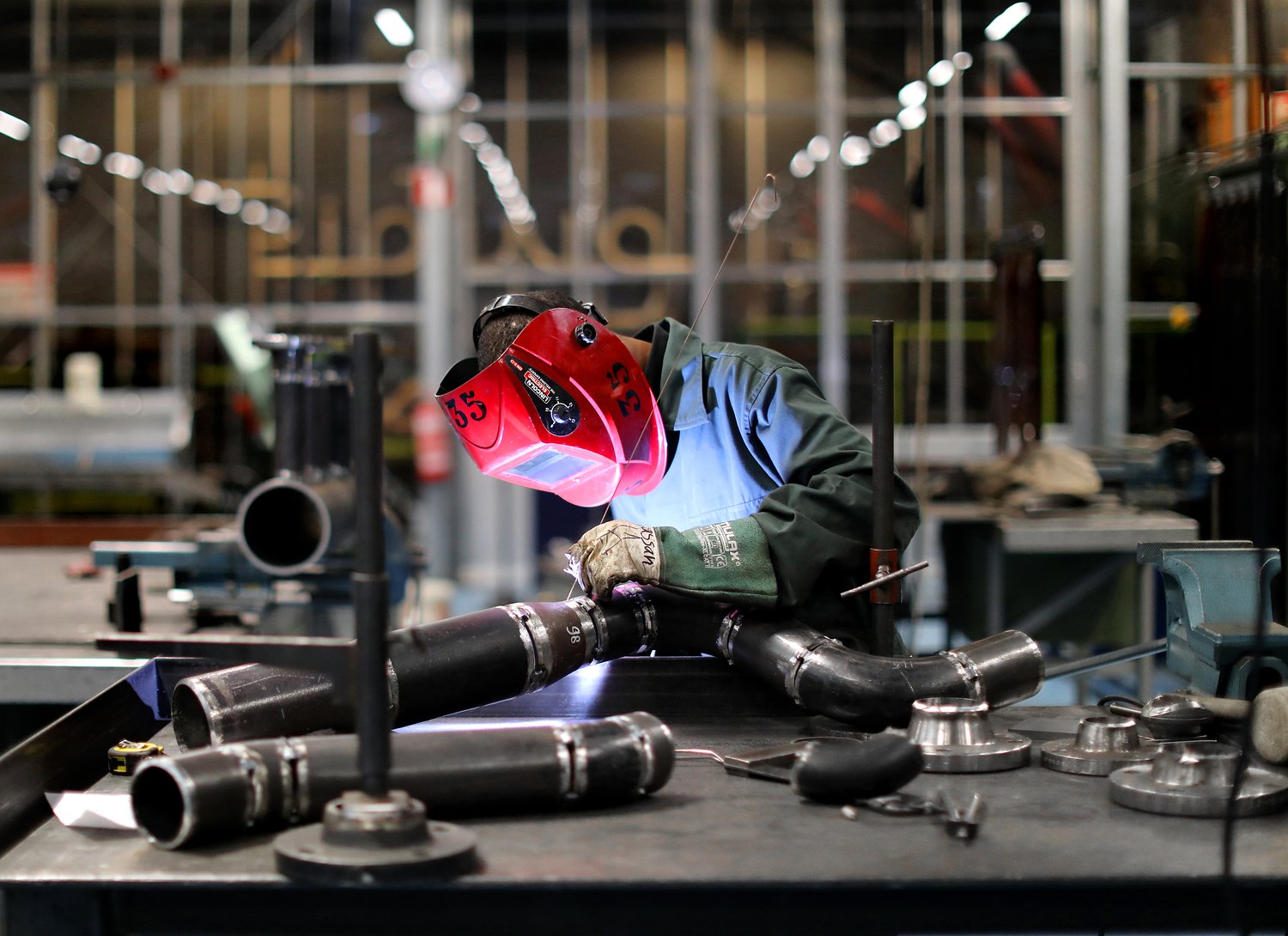Wells Fargo donates $1M for job training in Pa. through TV star’s foundation