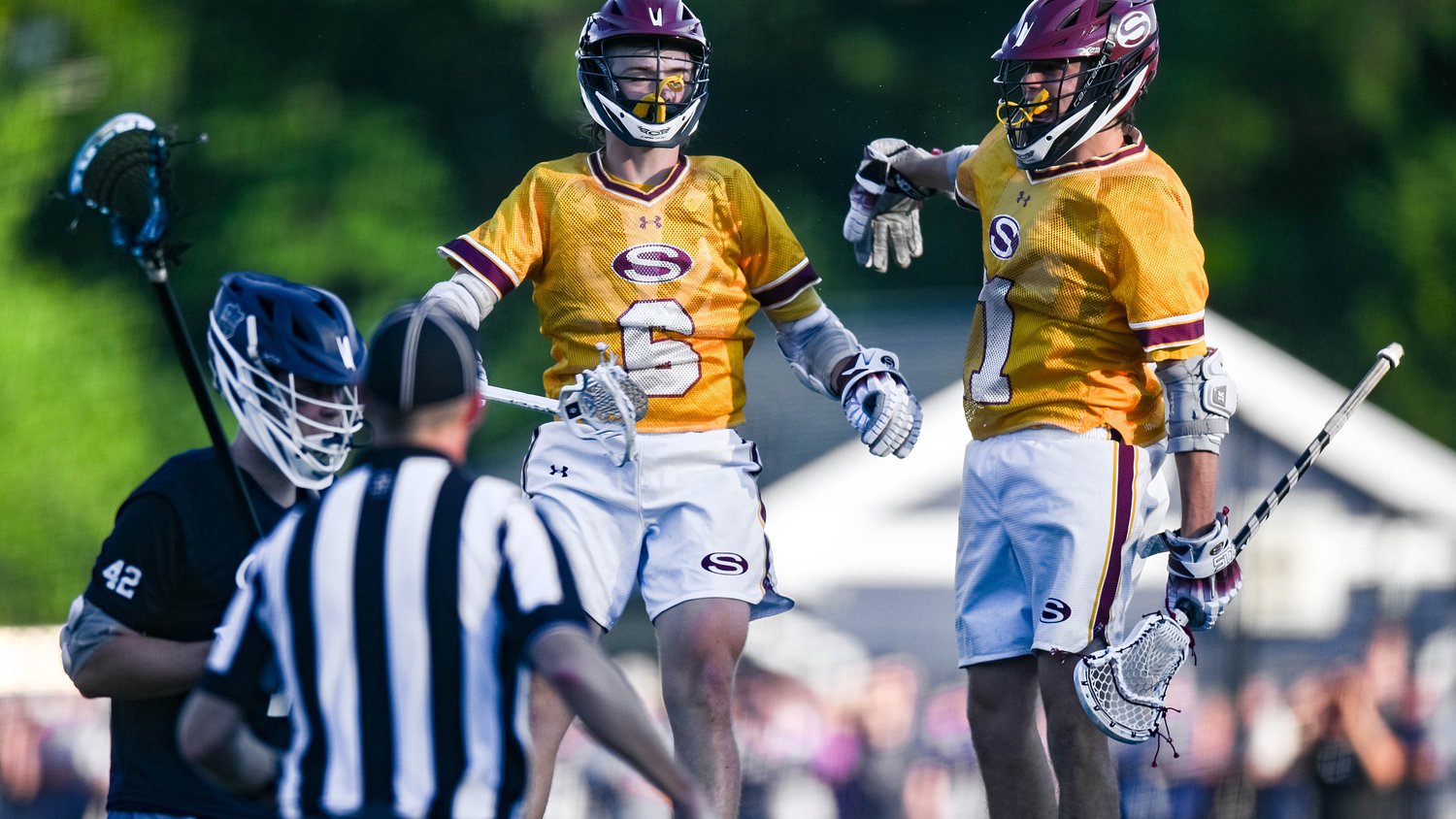 State’s No. 1 team pulls plug on high-powered offense to claim 4th straight state crown