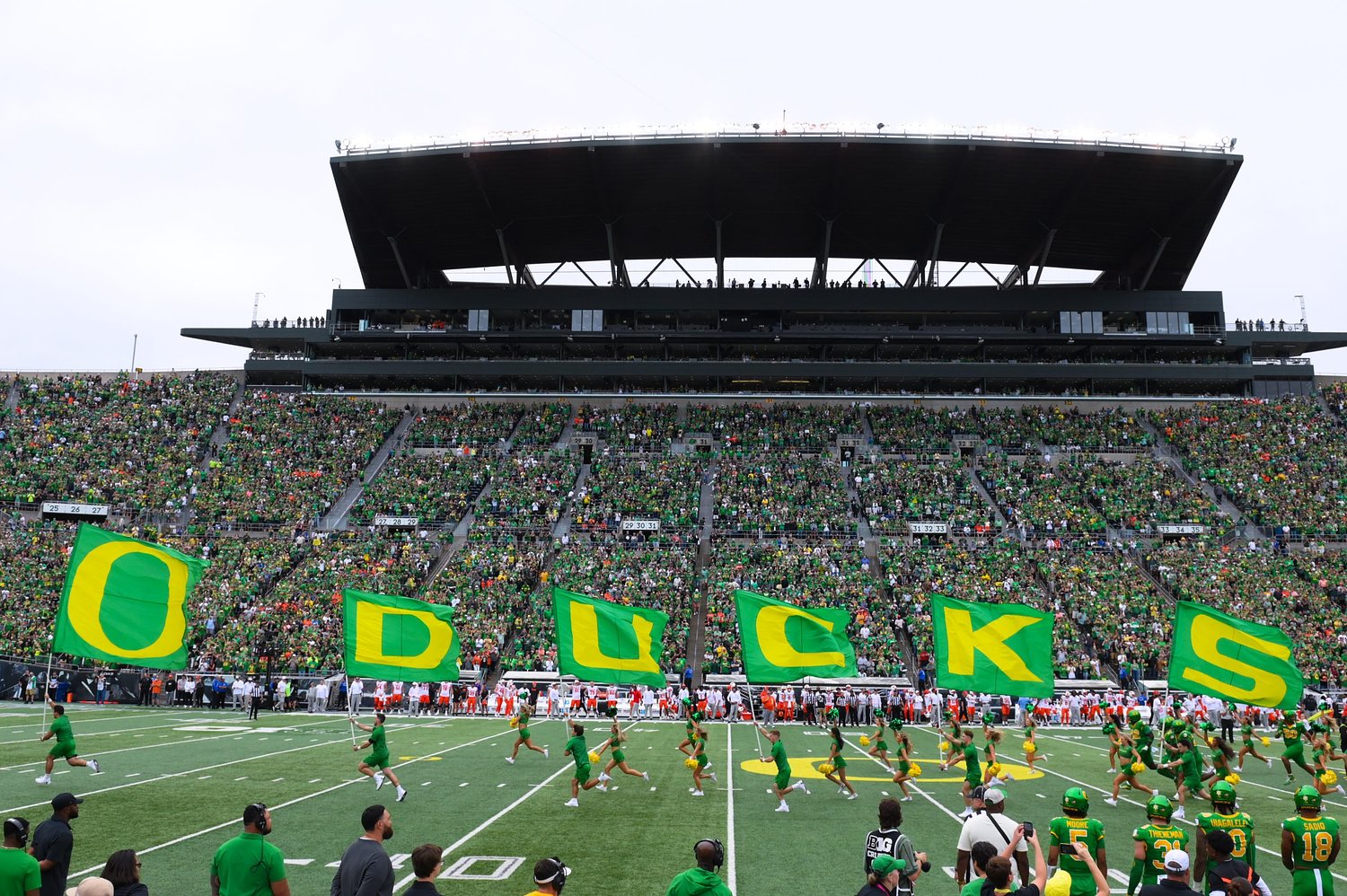 Ducks will log the most travel miles of any contender in college football