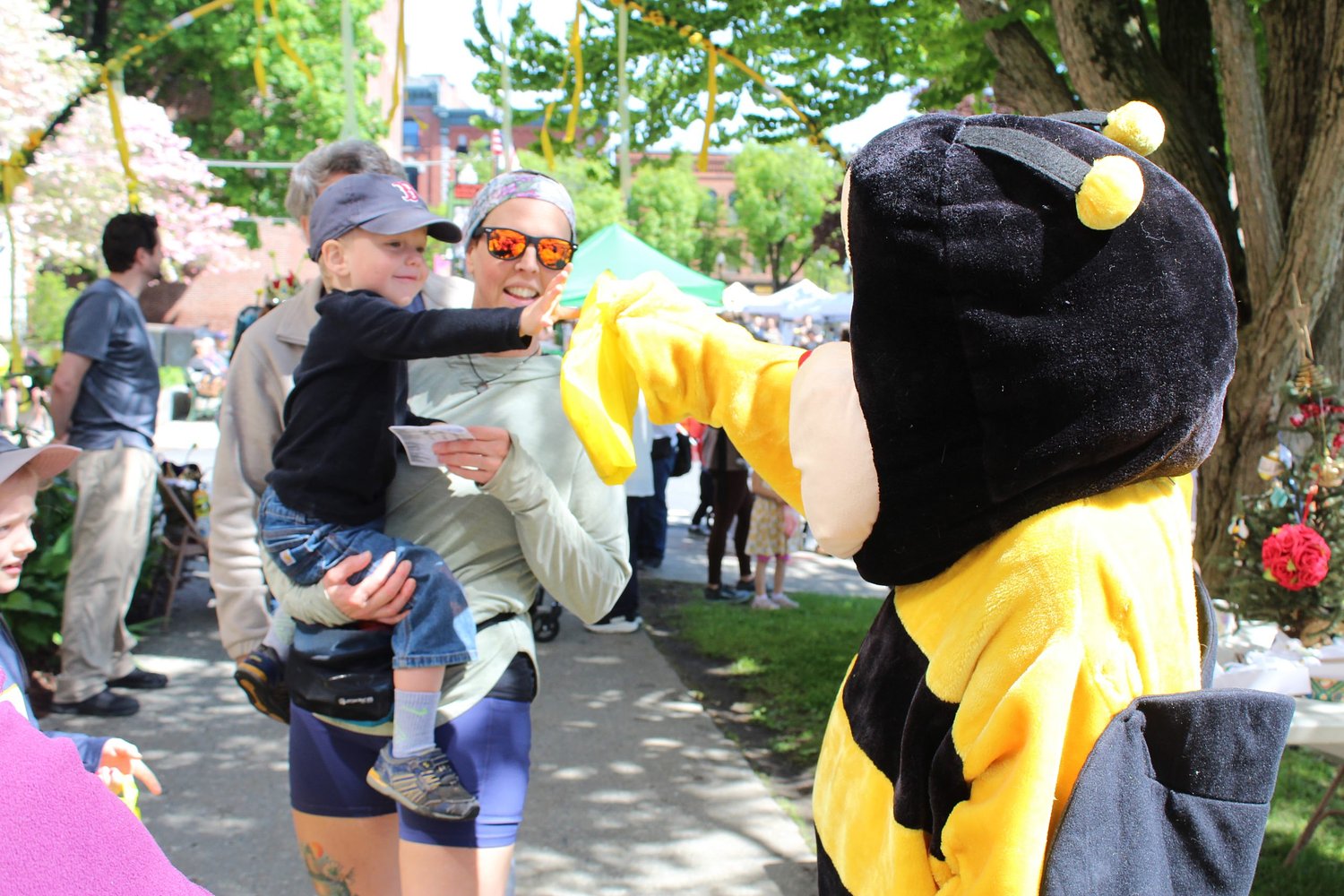 Bee Fest draws hundreds to downtown Greenfield (with video)