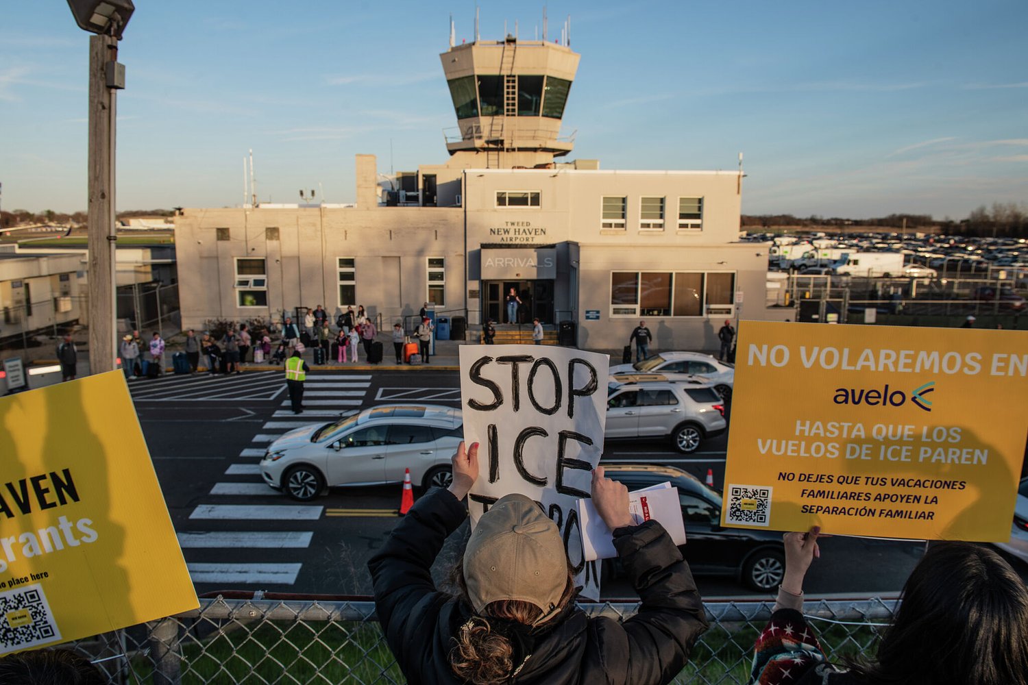 Houston airline operating deportation flights faces new lawsuit
