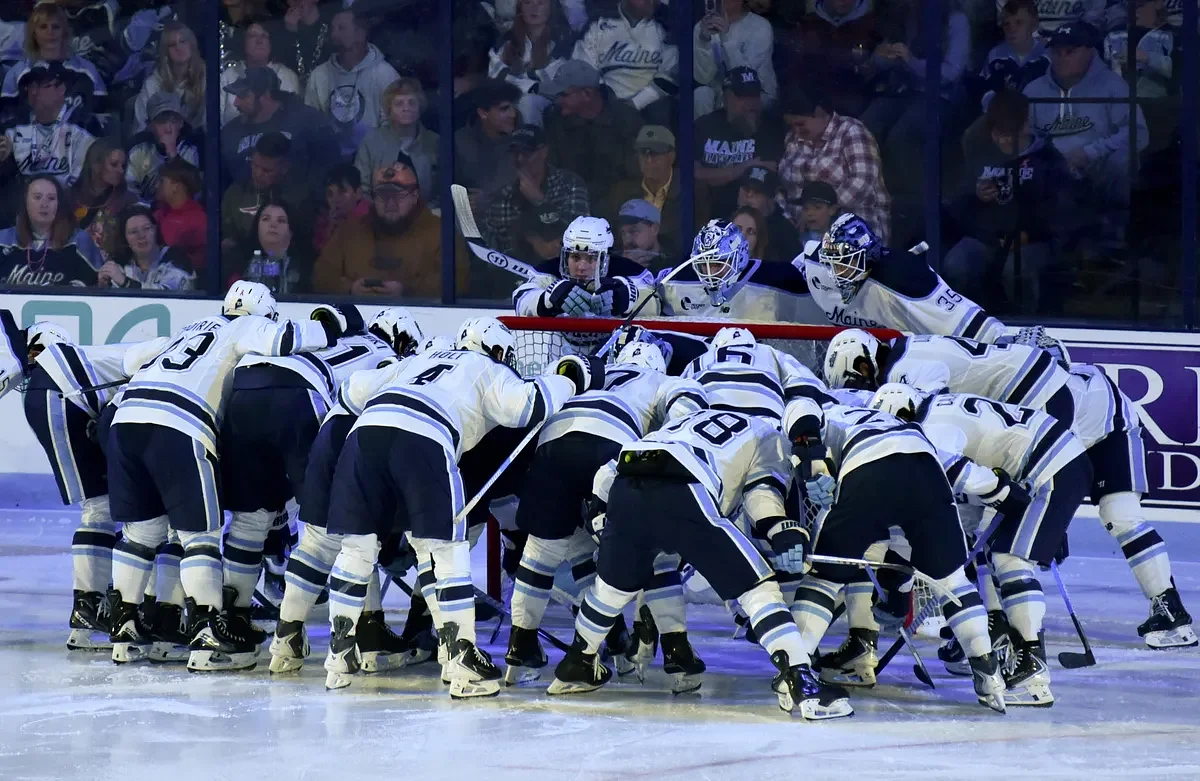 UMaine hockey uses 54-shot barrage to cruise 6-2 over UMass 