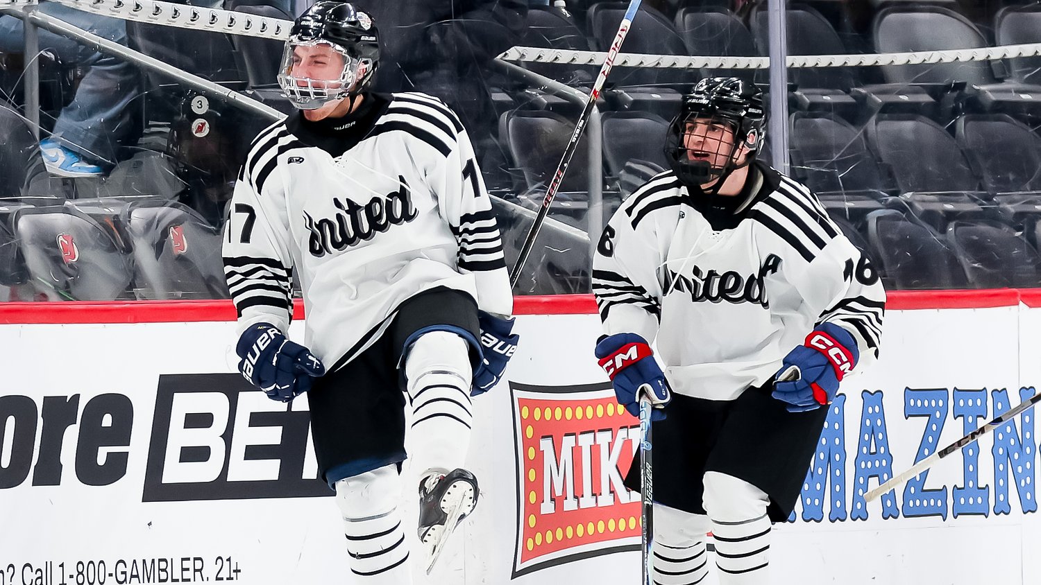 Two-time state champ signs contract in North America’s top junior hockey league