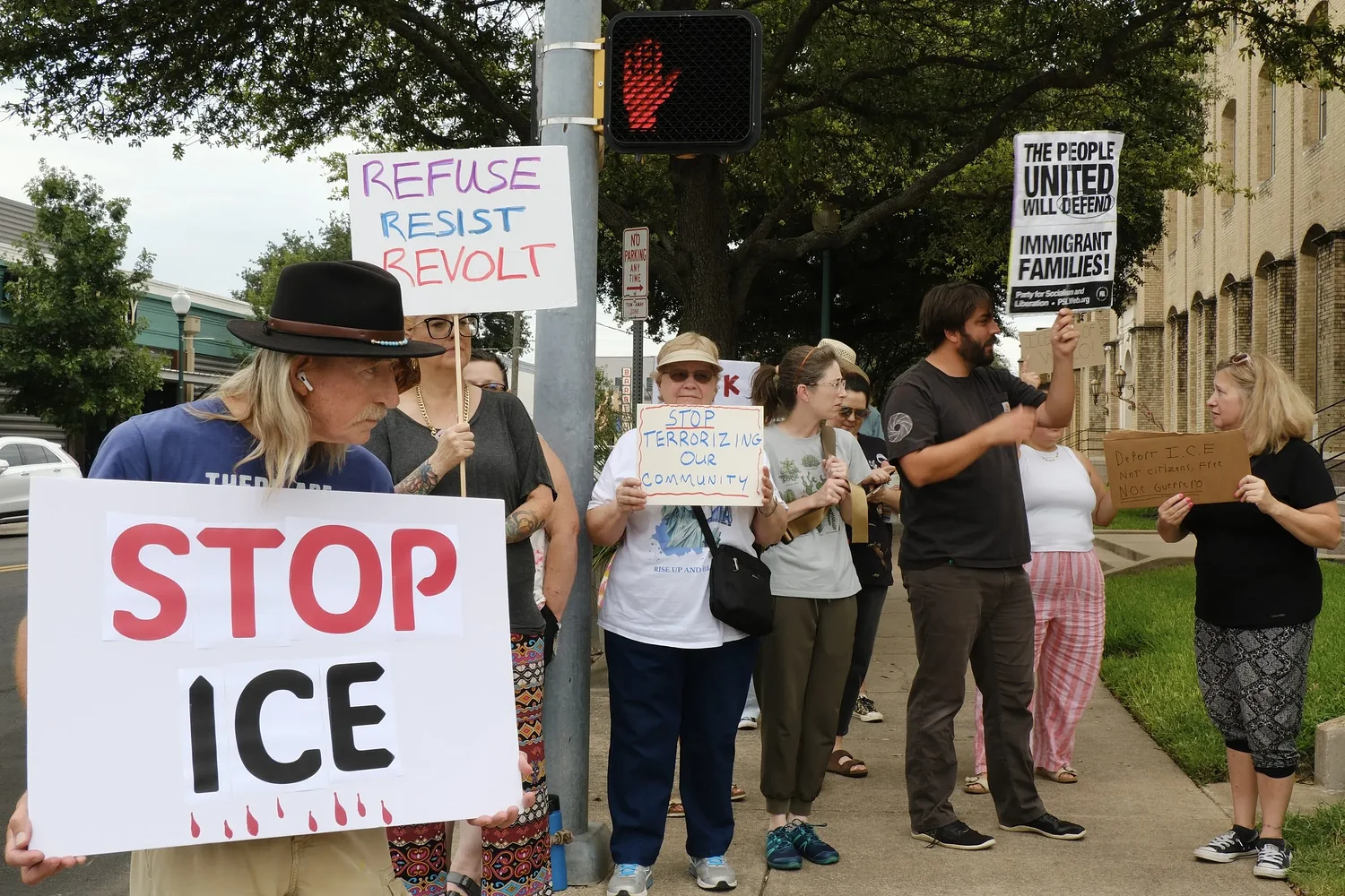 Waco construction worker was detained by ICE. His employer says he has legal status to work.