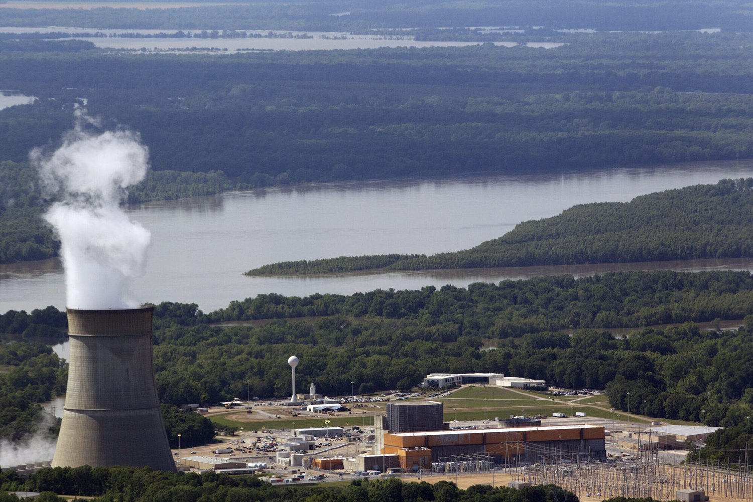 Mississippi lawmakers push nuclear power expansion legislation