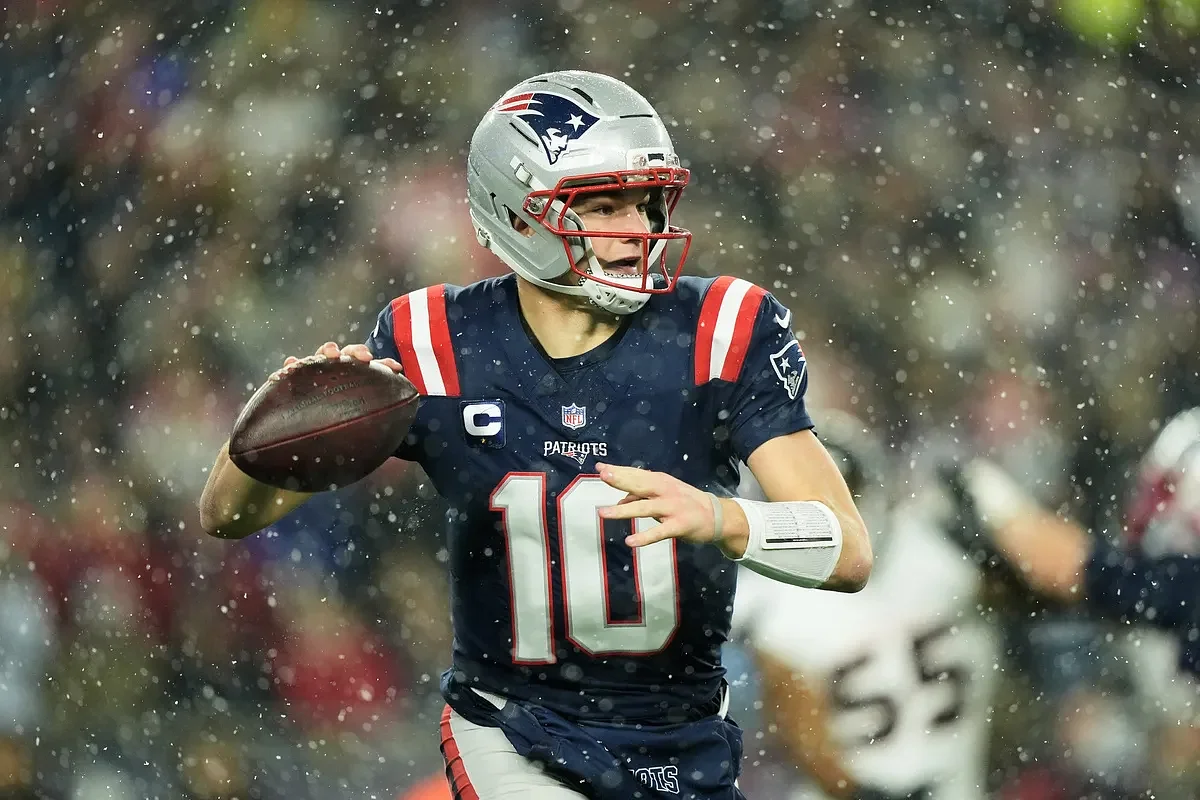 Patriots coach: Drake Maye missed practice ahead of Super Bowl because of illness, not shoulder injury