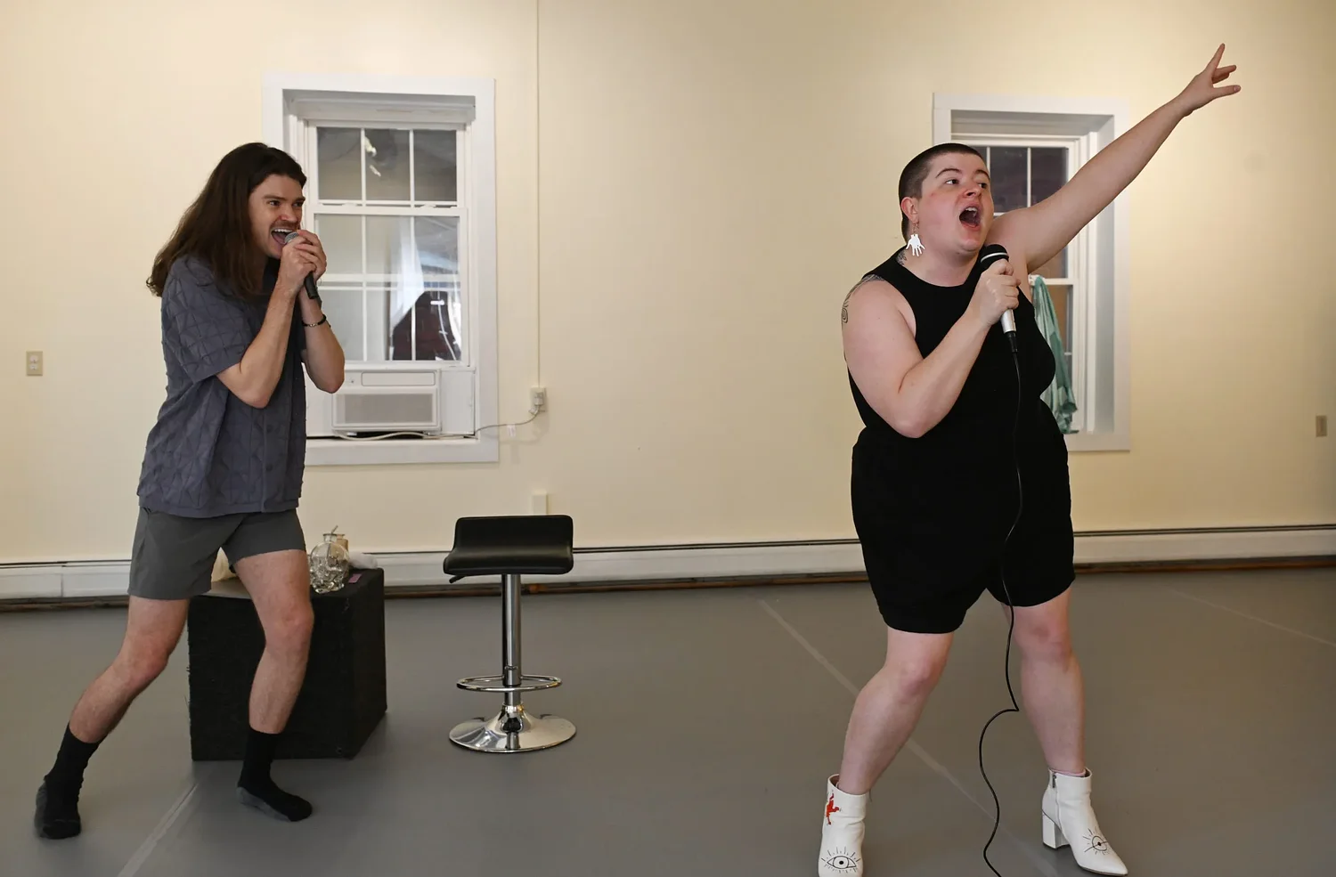 Two actors, one ‘Angry Inch’: Minimalistic ‘Hedwig’ production at Shea Theater to raise money for Transhealth