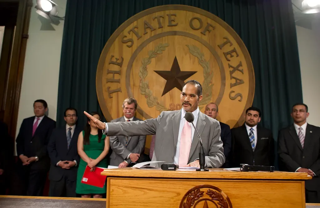 Texas House Democrats say they are keeping their options open for speaker in 2027