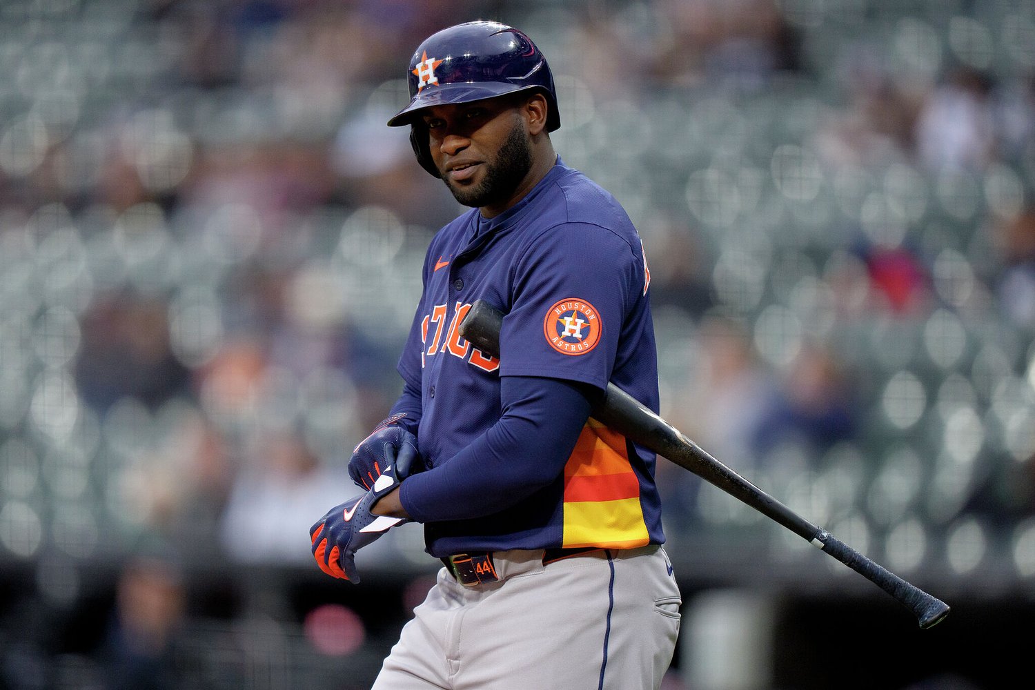 Astros star Yordan Alvarez suffered hand fracture, new MRI reveals