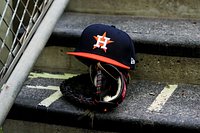 Astros outfielder Dezenzo hits injured list with hand inflammation