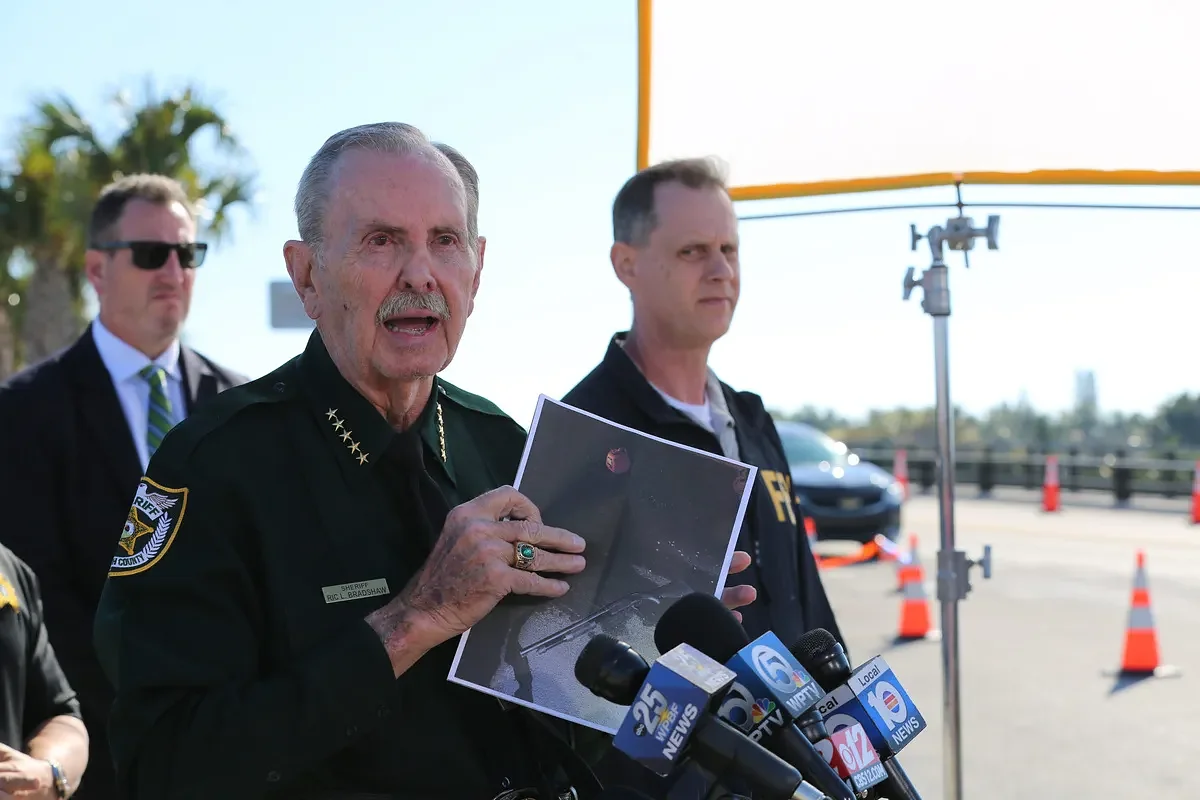 Man fatally shot near Mar-a-Lago after entering area with weapons