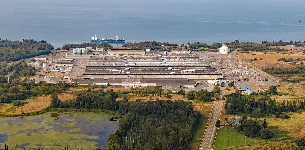 Fate of massive Washington aluminum plant remains unclear