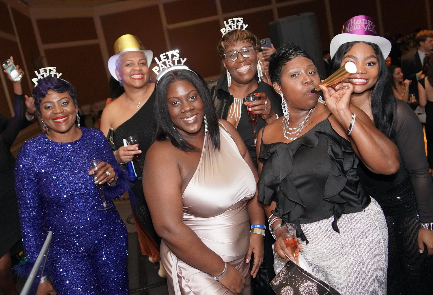 D.C. residents enjoy New Year’s Eve Cirque du 2025 International Global Gala