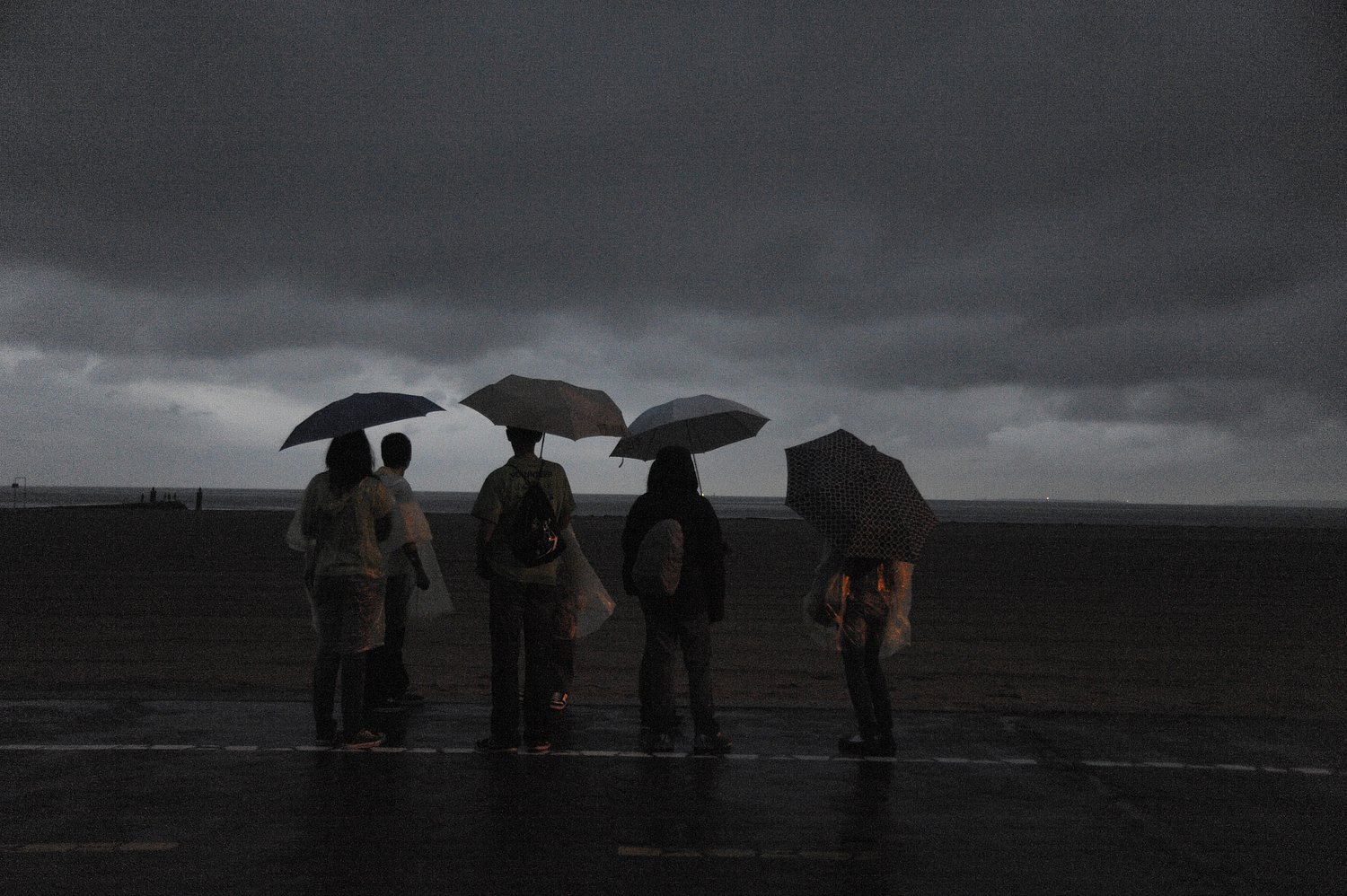 NYC weather: Wet and stormy Sunday night ahead of summer heat surge