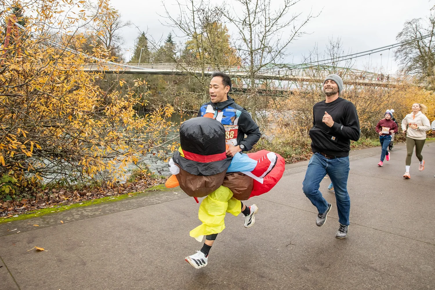Photos: Runners take to Alton Baker Park for Thanksgiving 5K and 10K turkey trot