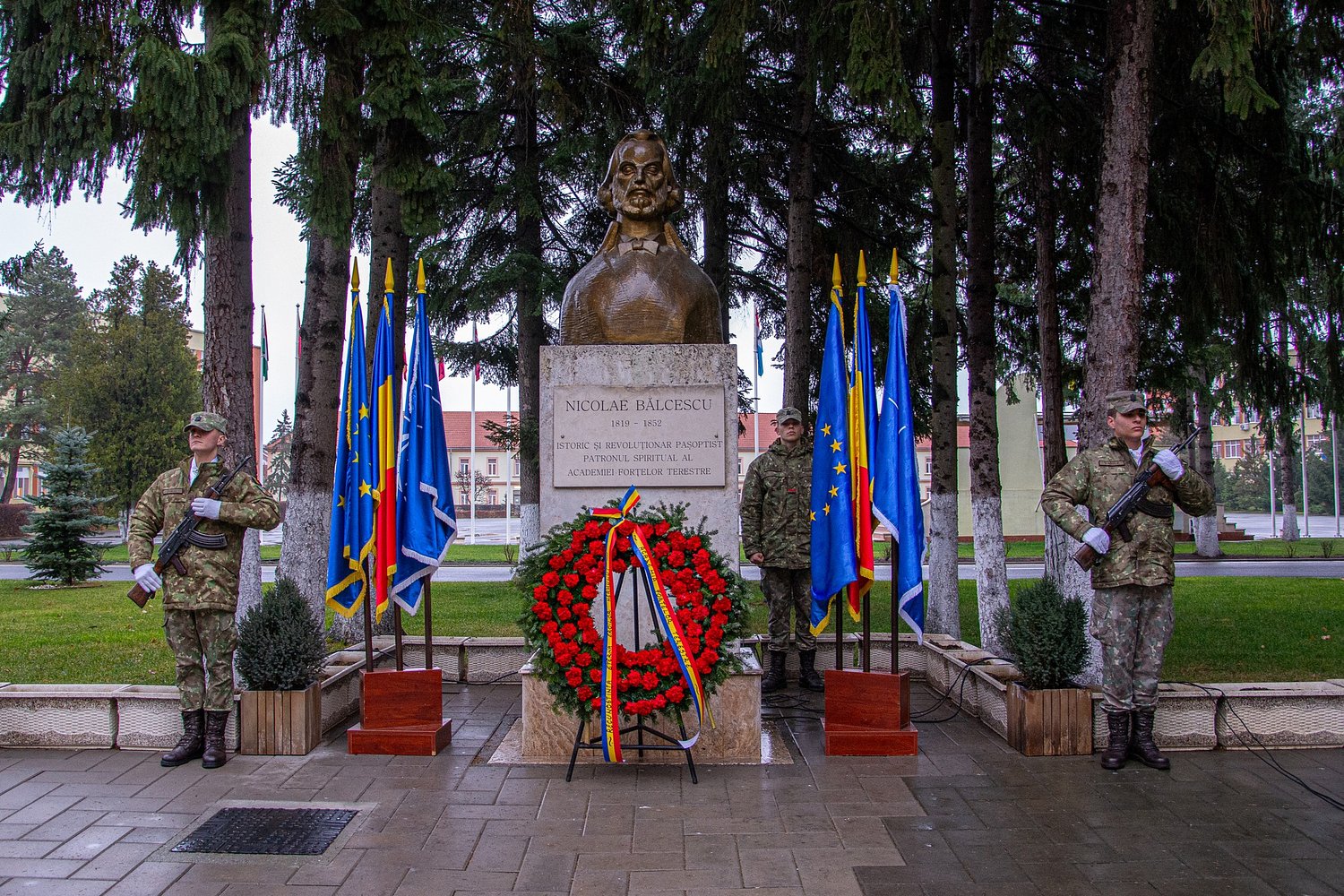Ceremonie la Academia Forțelor Terestre Sibiu: 173 de ani de la moartea lui Nicolae Bălcescu / foto