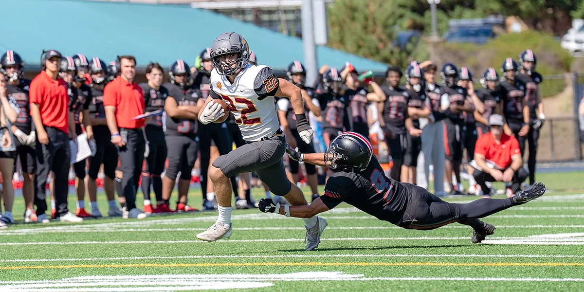 Lakeside Defeats Lincoln In Metro League Opener, 24-0