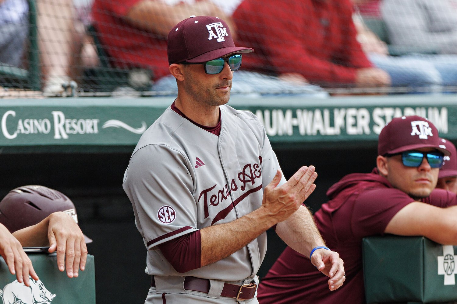 Texas A&M gives beleaguered baseball coach vote of confidence to retain role