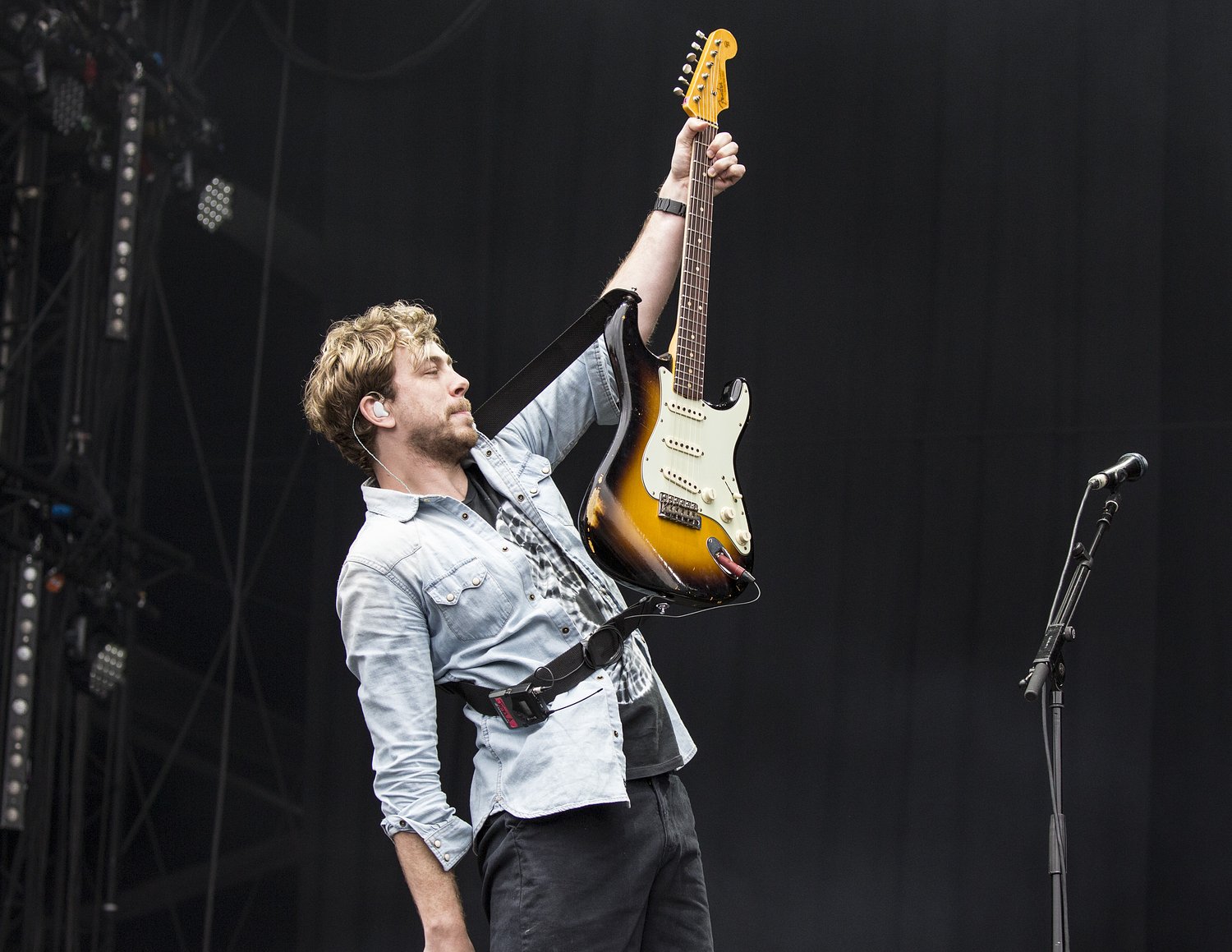 Popular rock frontman goes silent on social media after revealing he needs major surgery