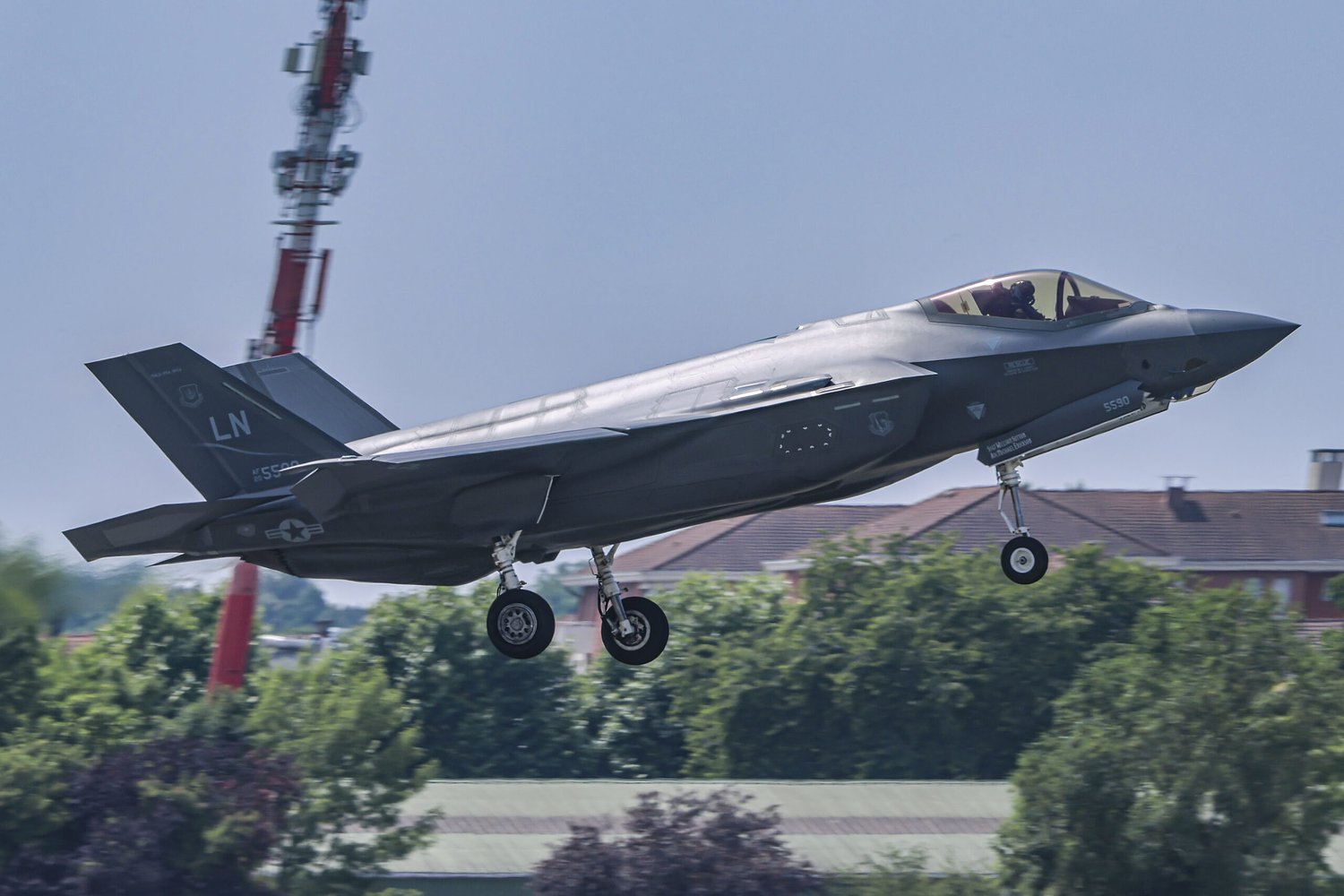 40 House members urge administration to refuse F-35 sales to Turkey