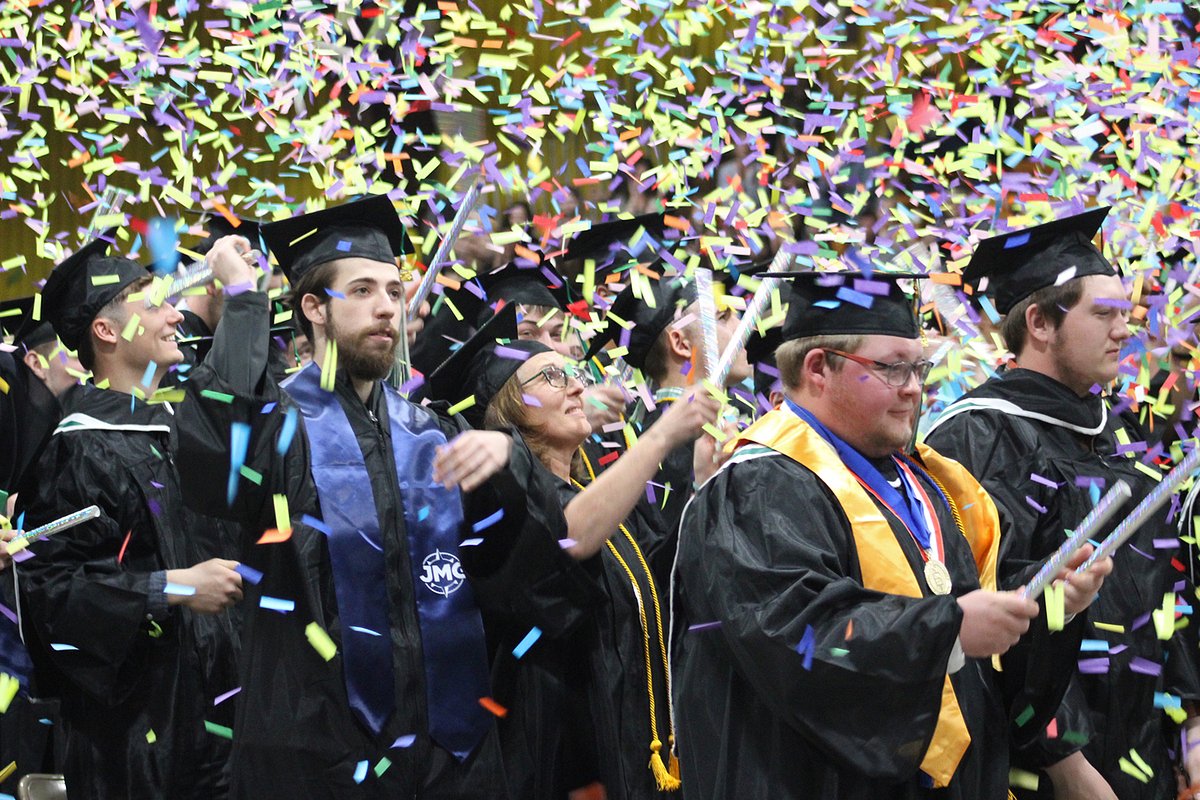 Free college scholarships strengthen Maine’s students and workforce