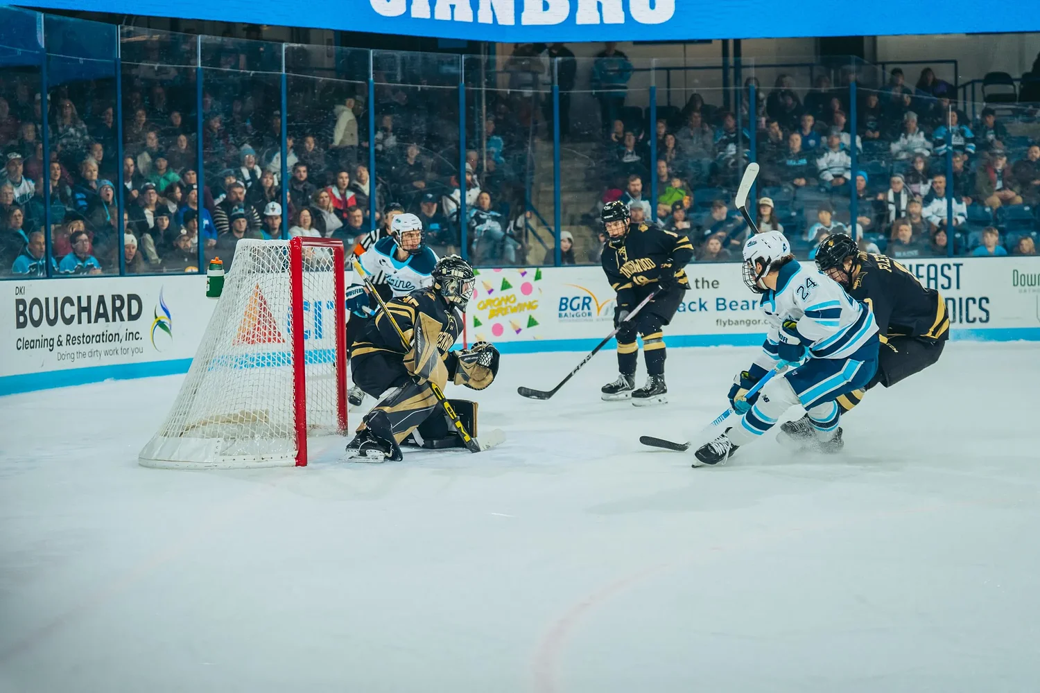 Falmouth freshman's 1st collegiate goal helps UMaine hockey top UMass Lowell