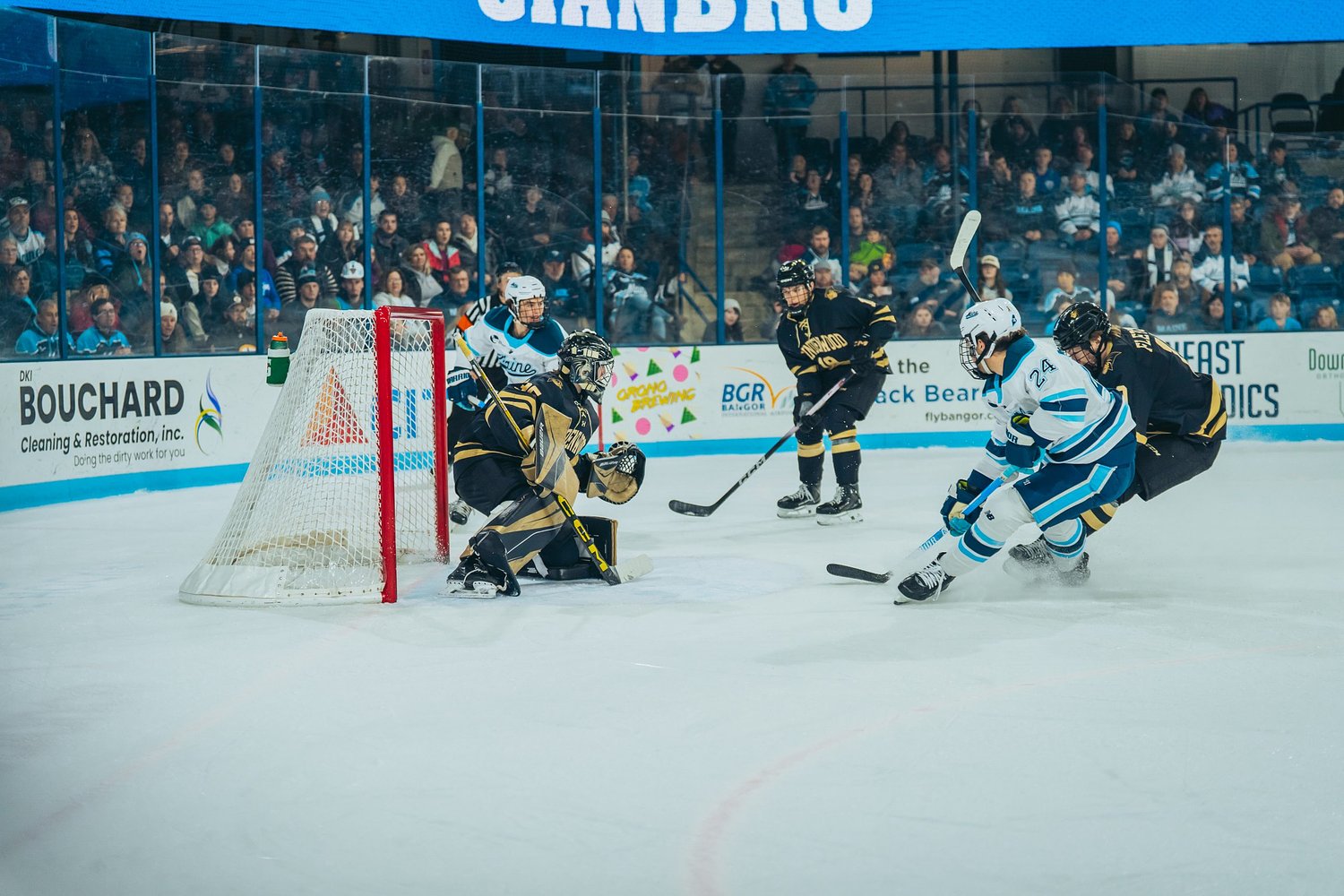 Falmouth freshman's 1st collegiate goal helps UMaine hockey top UMass Lowell