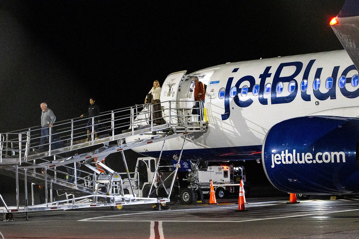 JetBlue cuts $3M from bid to serve Presque Isle’s airport