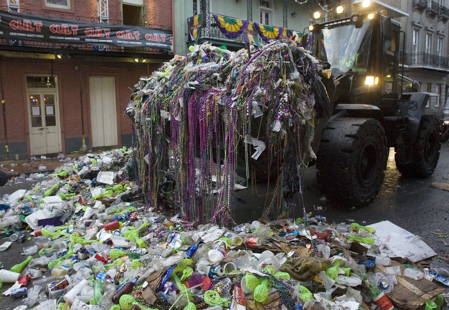 Mardi Gras trash hits record high in New Orleans, despite push to cut waste