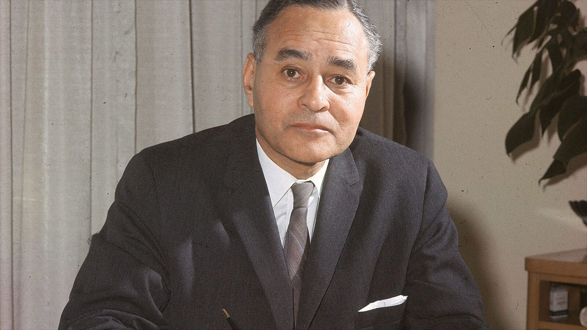 1950: Ralph J. Bunche wins Nobel Peace Prize