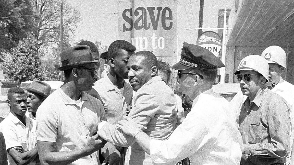 1932: Dick Gregory is born