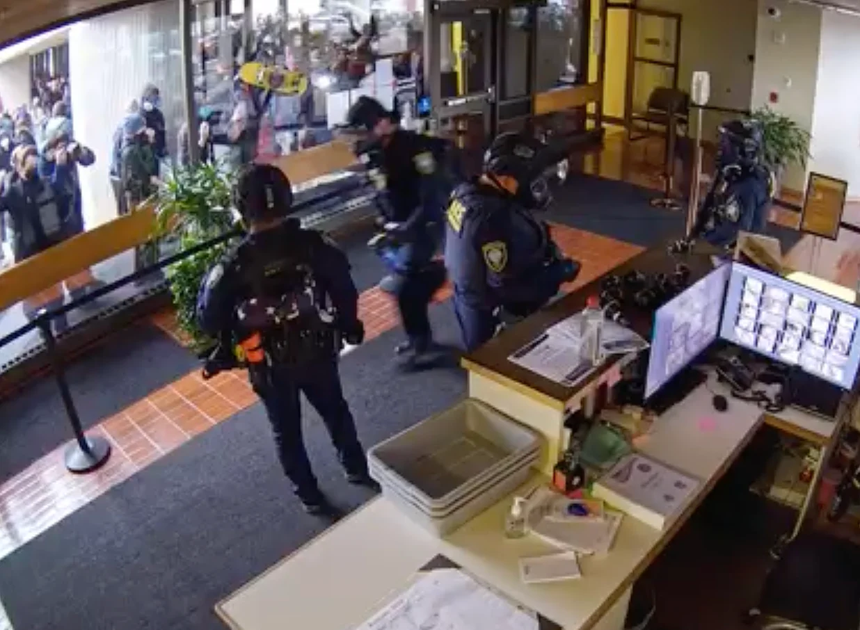 In federal building vandalism case, FBI asks Eugene police for video