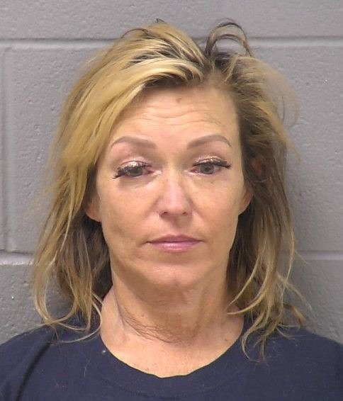 Widow of Chicago Bears Hall of Famer accused of domestic battery in Will County