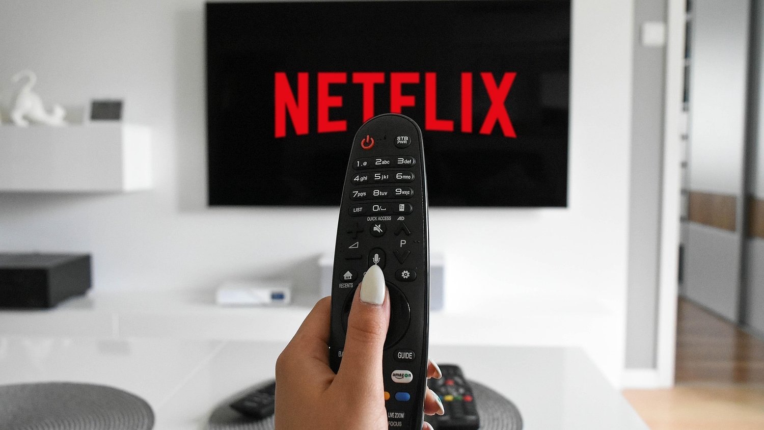 I’m a TV expert. Here’s 6 things you should watch on Netflix this weekend