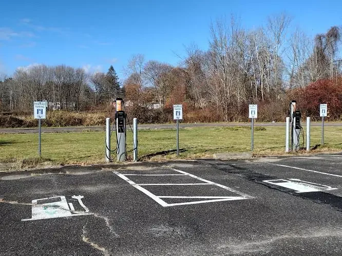 Surveys show little interest in EV chargers in Athol