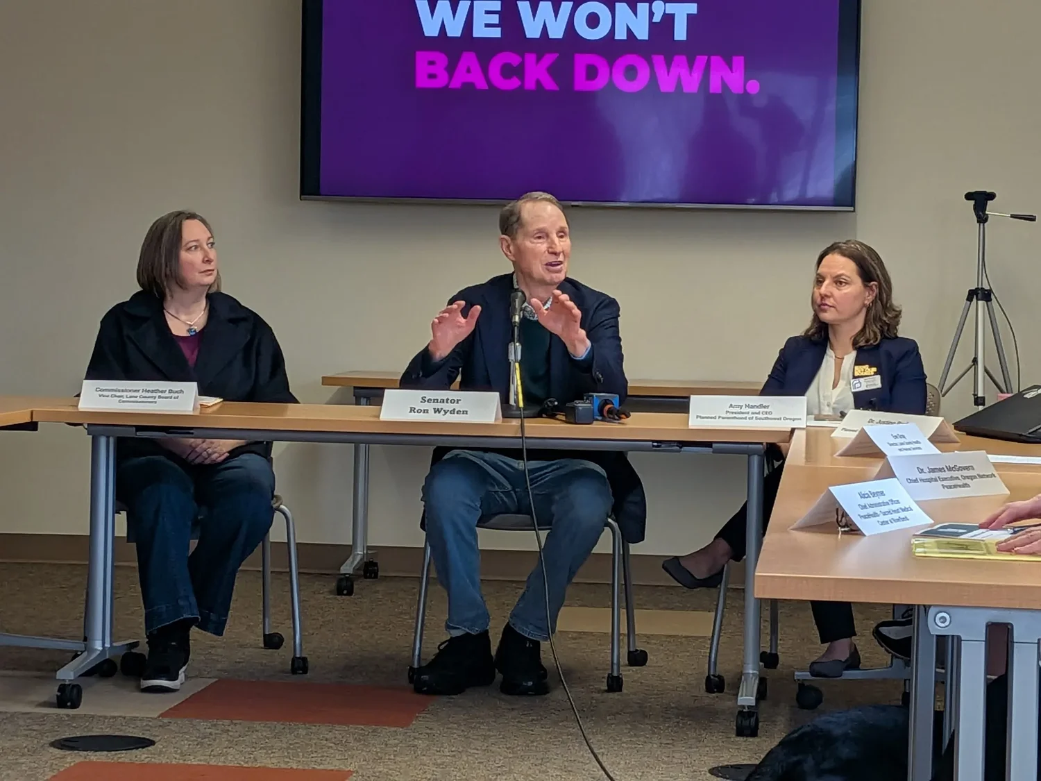 Wyden vows to keep fighting for health care