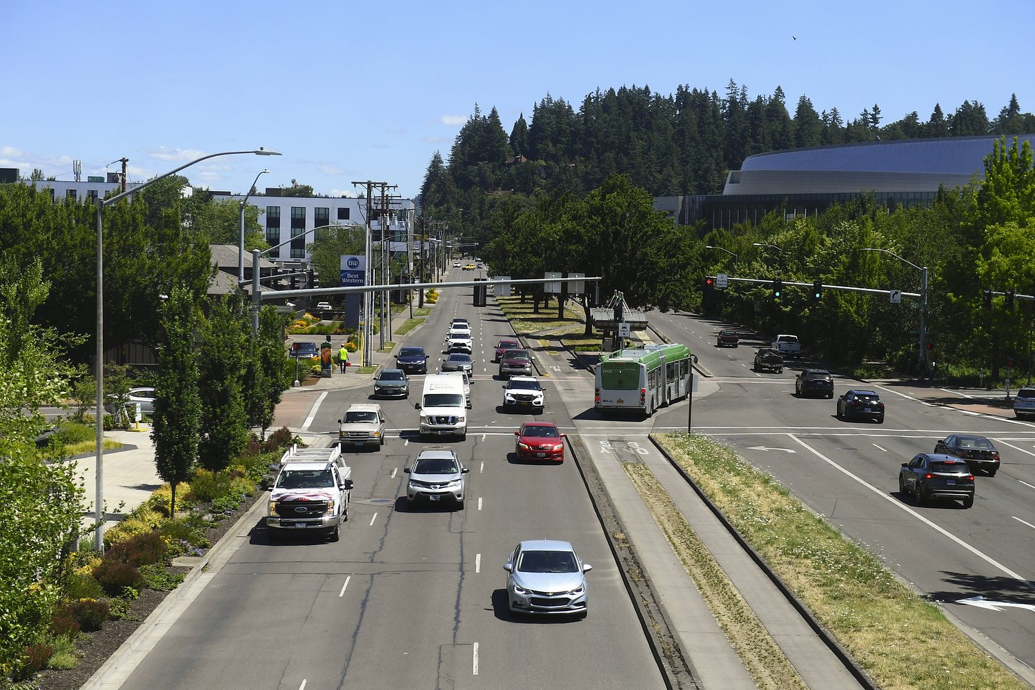 Eugene council hears mixed views on proposed roadside ‘panhandling ban’