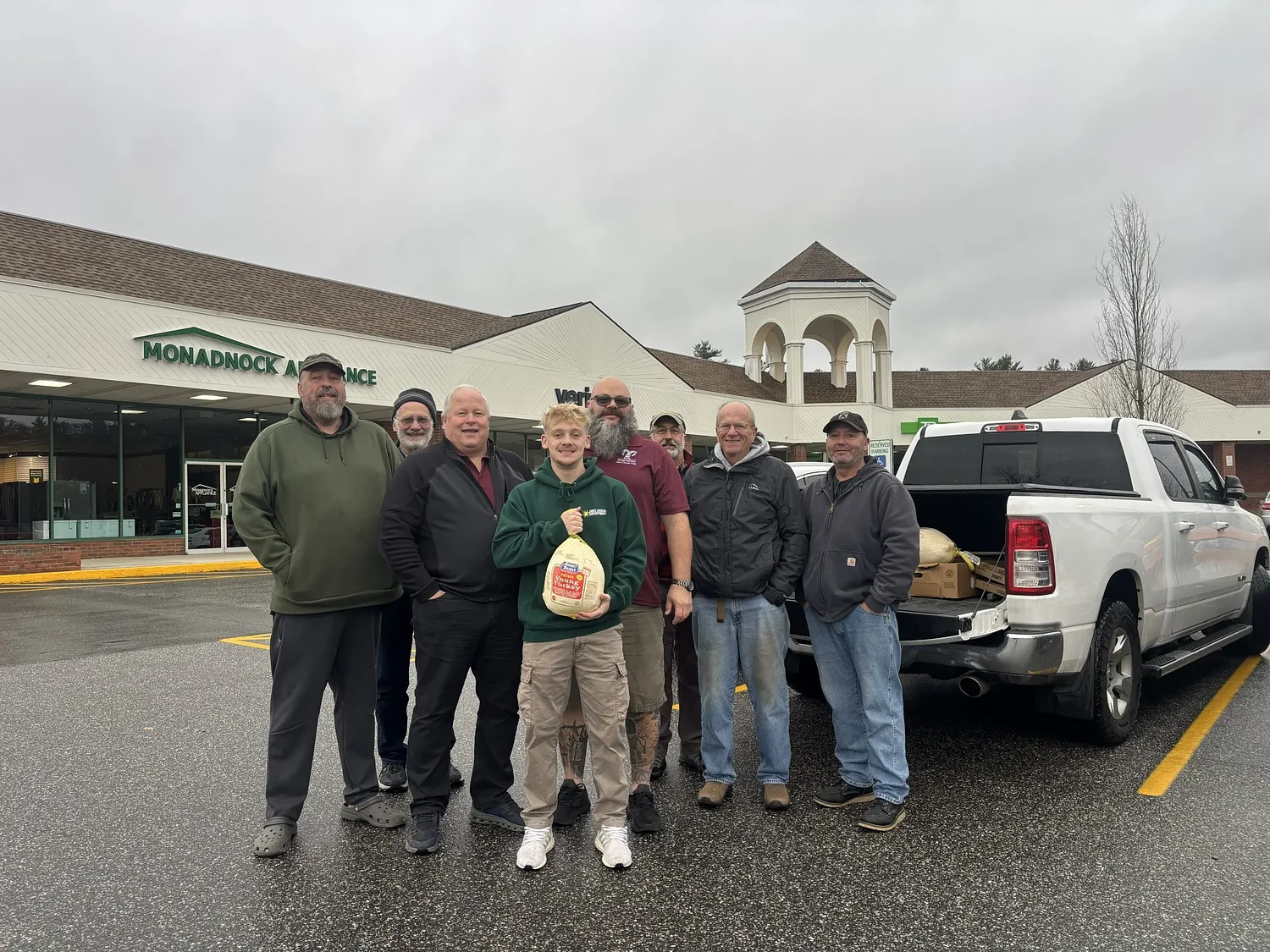 RAMS delivers 36 turkeys to Rindge veterans for Thanksgiving