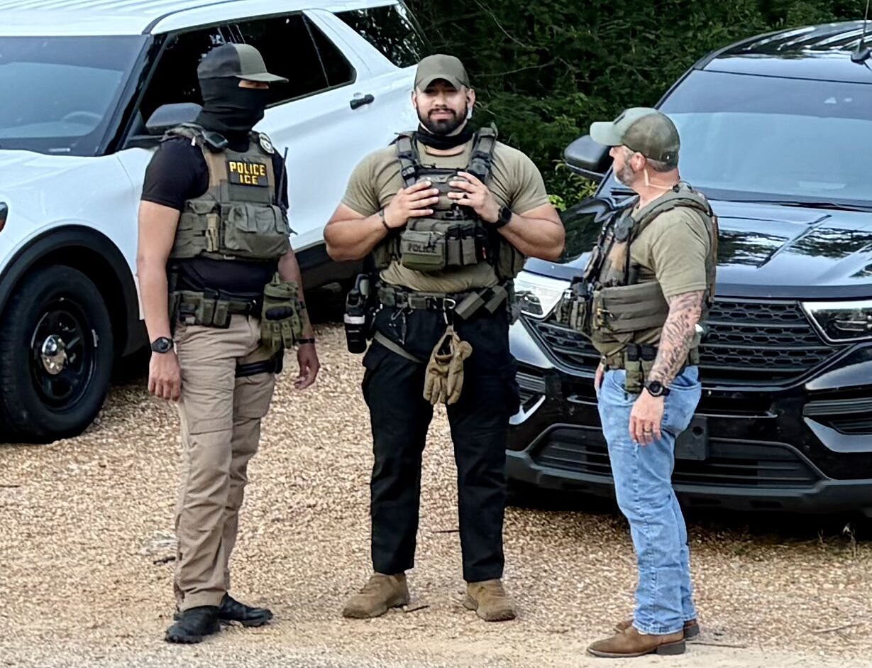 ICE seen detaining motorists in Oxford